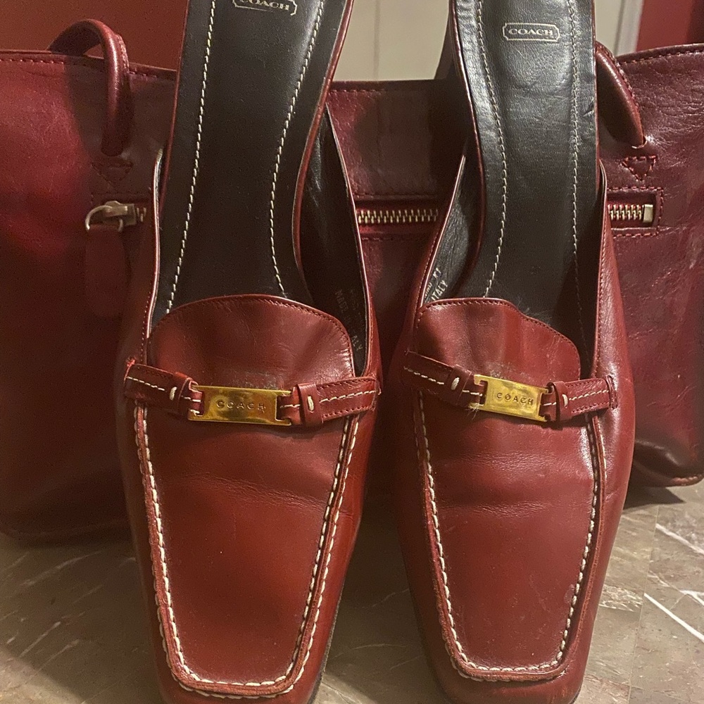 Coach shoes beautiful burgundy / Red  in color - Picture 3 of 6